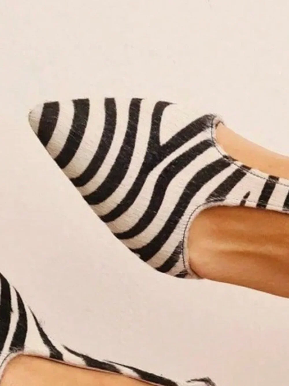 Black and WhiteGlamorous Women's Zebra Stripes  Buckle Pointed Slingback Shoe